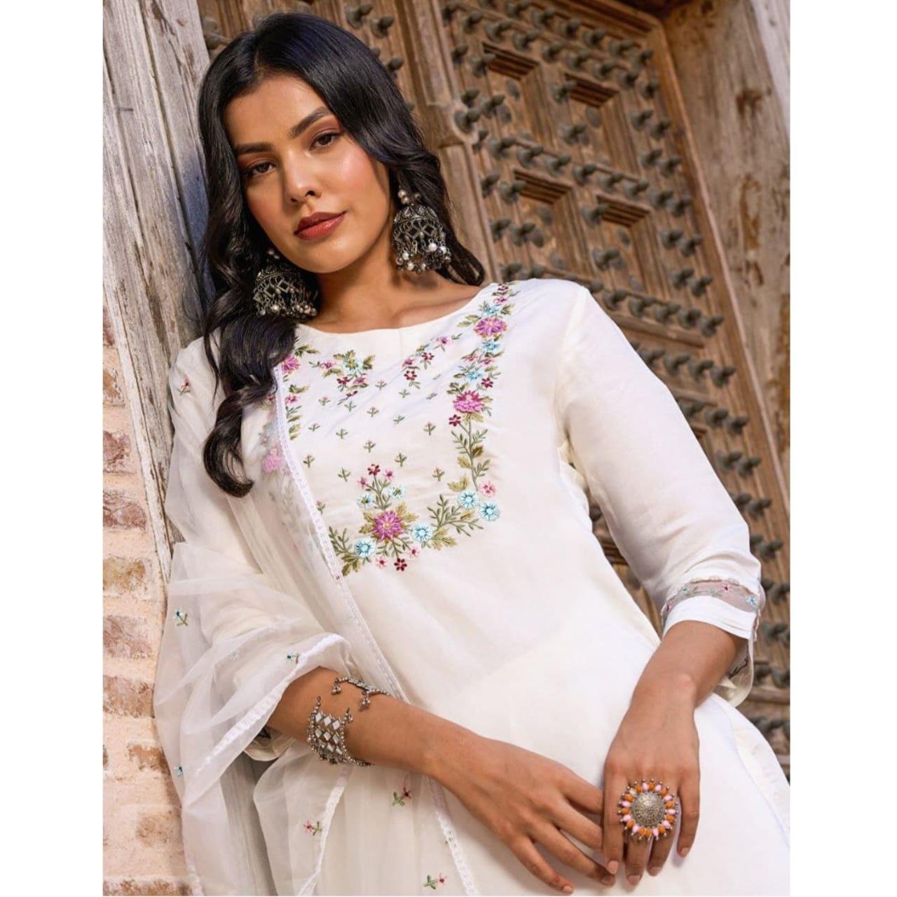 VISCOSE CHANDERI WITH SEQUENCES - Image 4