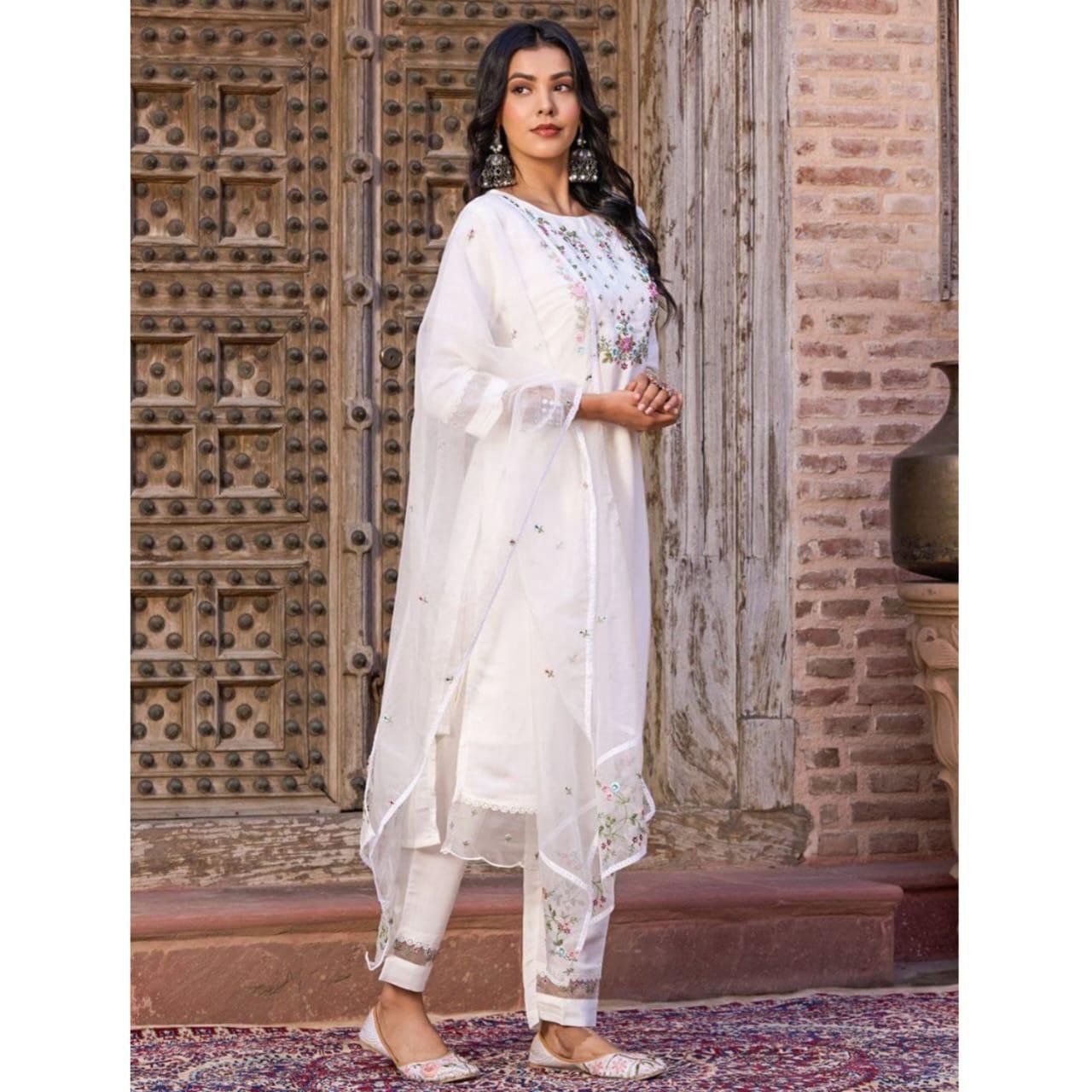 VISCOSE CHANDERI WITH SEQUENCES - Image 3