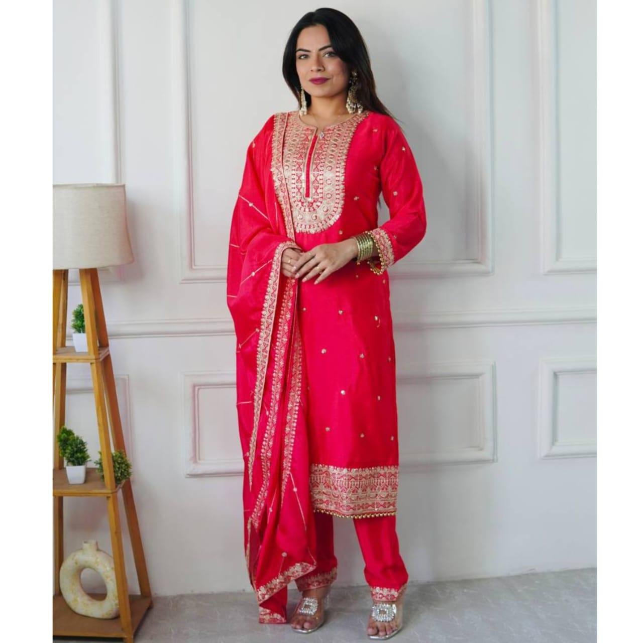 NEW ĐĚSIGNER PARTY WEAR TOP - Image 3