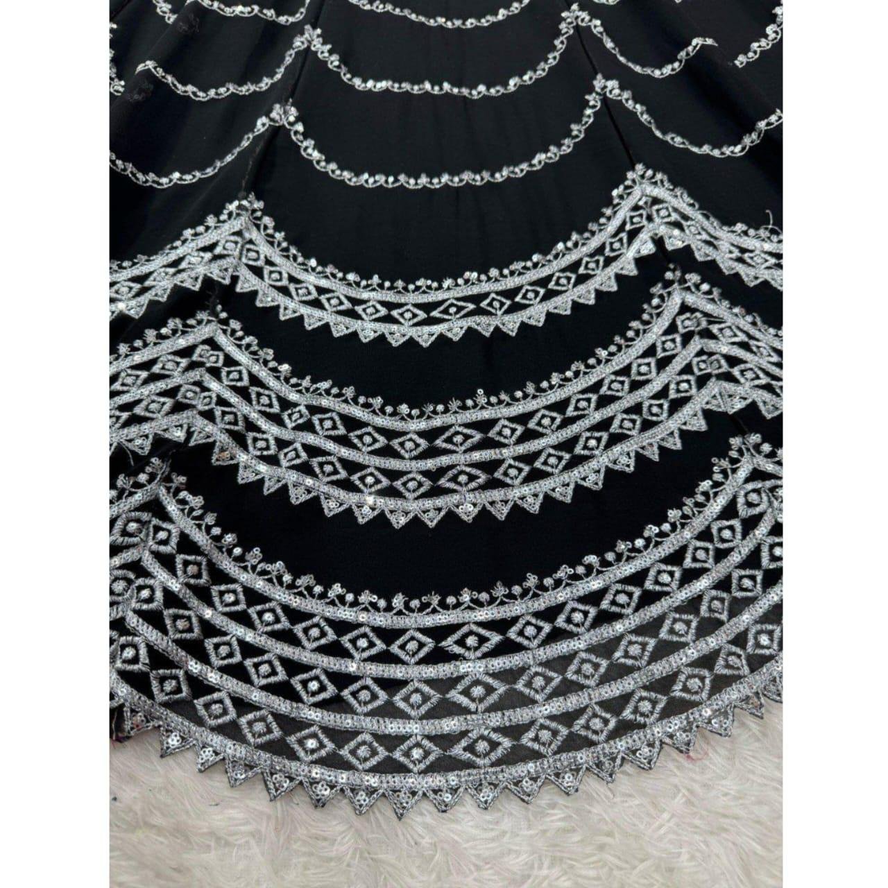 Lehengha Type : Semi-Stitch - Image 5