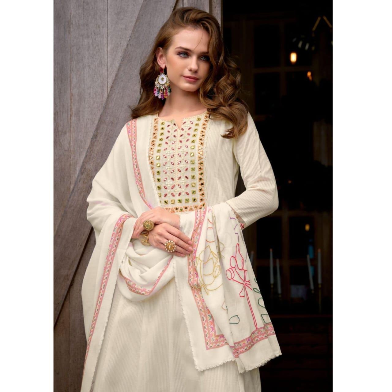Kurti set with Inner With Handwork - Image 2